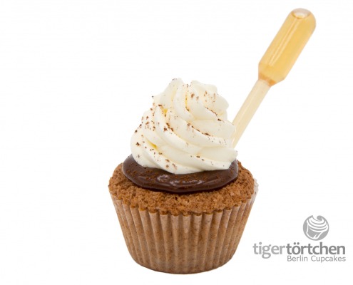Schoko-Nuss Cupcake & sahnigem Creme Topping mit Rum Infusion tigertörtchen Berlin Cupcakes